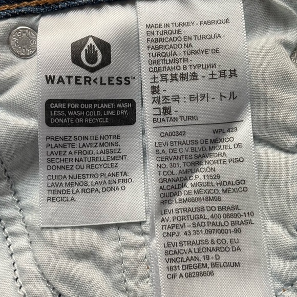 Levis Premium Wedgie Straight Jeans 25 Distressed Button Fly Raw Hem Carry Kerry - Picture 11 of 14